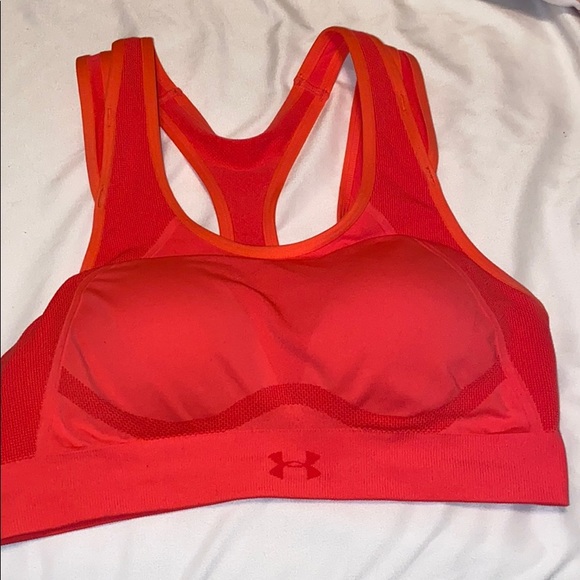Under Armour compression sports bra - Picture 1 of 3